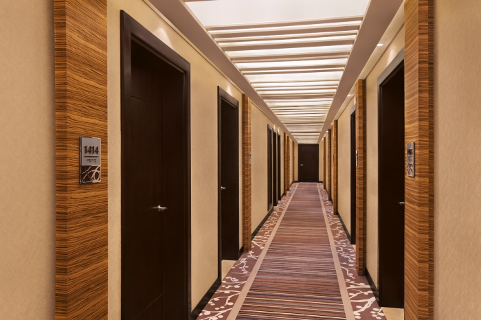 DoubleTree__by_Hilton_Hotel_&amp;_Residences_Dubai-Al_Barsha_Corridor_HR